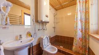 Гостевой дом Самая Ладога Приозерск Коттедж стандарт с 2 односпальными и 2 двуспальными кроватями-9